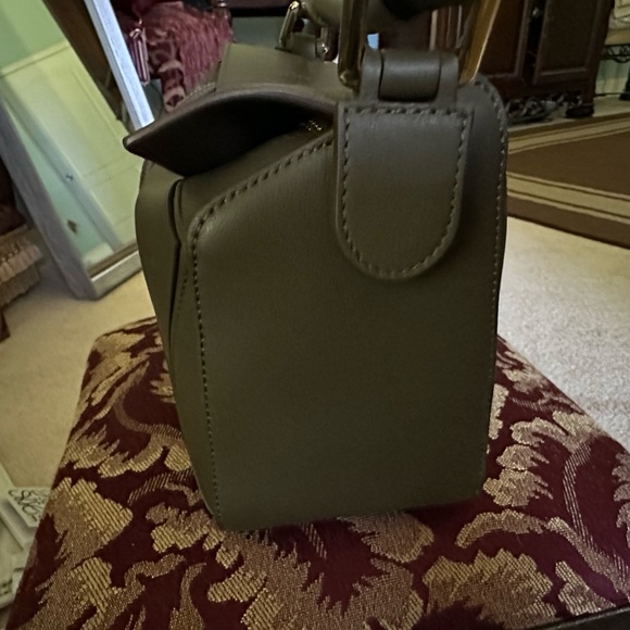 Loewe Puzzle - Small Dark Khaki Green - Picture 6 of 14